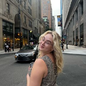 Meet your Posher, Rayna